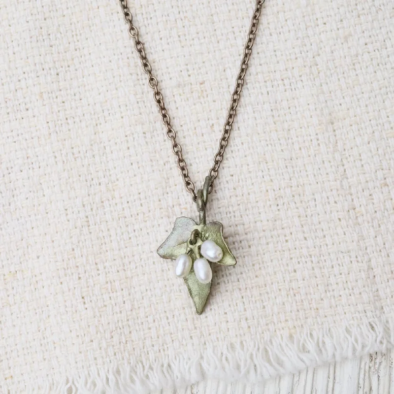 women's charm necklace -Ivy Dainty Necklace