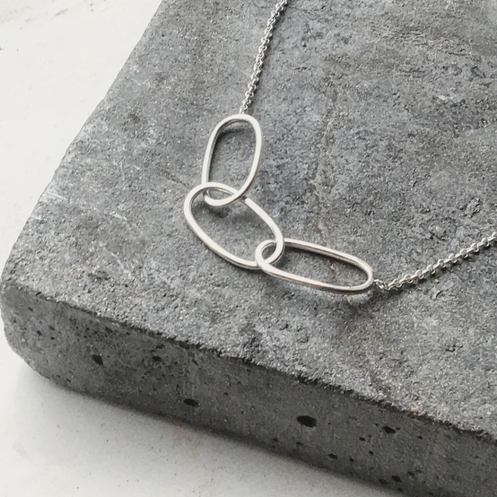 women's silver necklace -Soikea Kolme Necklace Silver