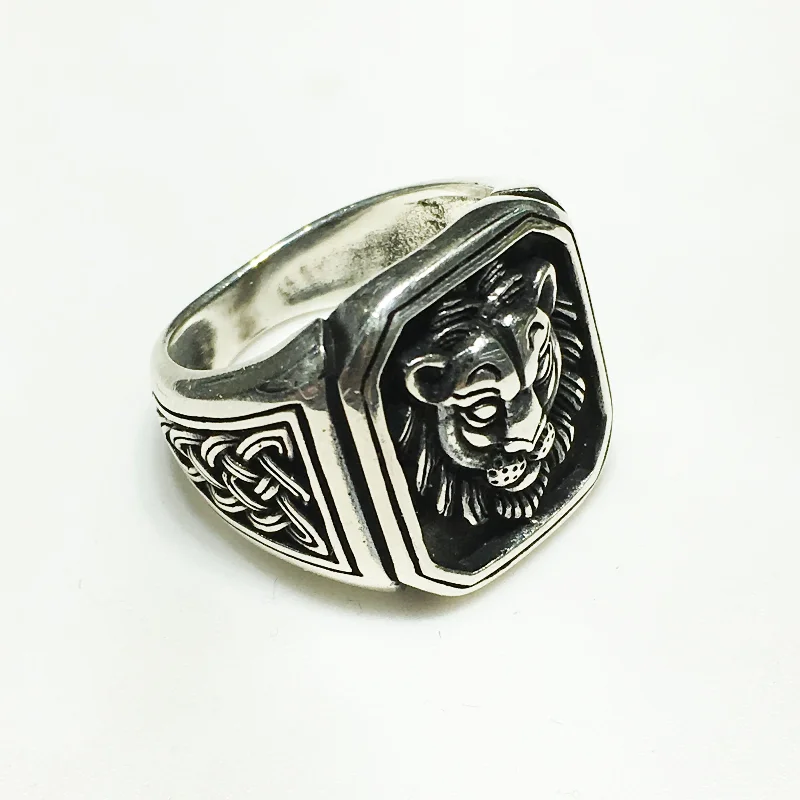 women's moon ring -Antique-Finish Framed Lion Visage Ring (Silver)