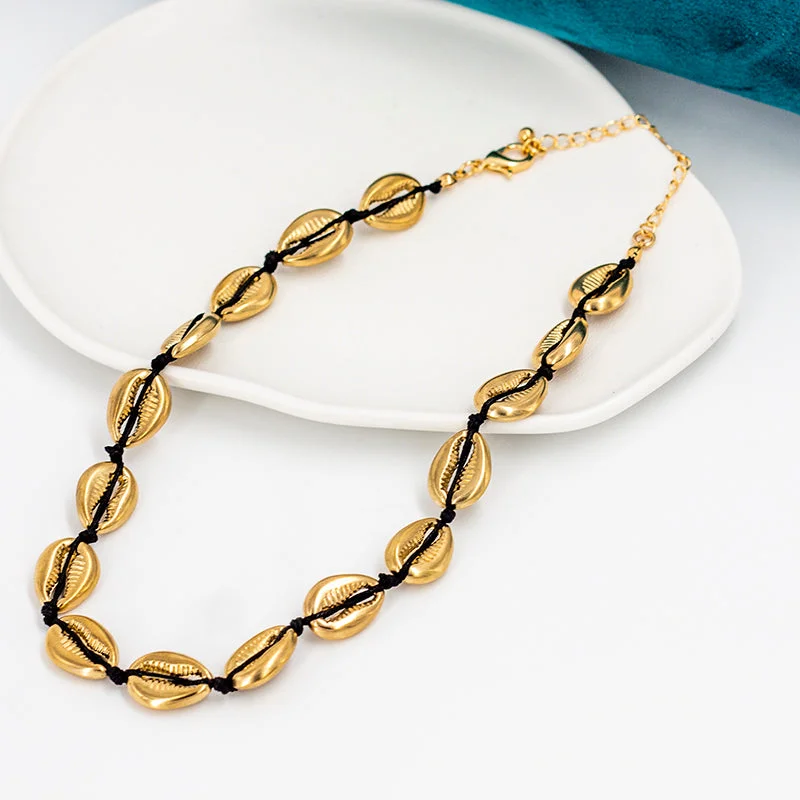 Gold Shell Single Necklace